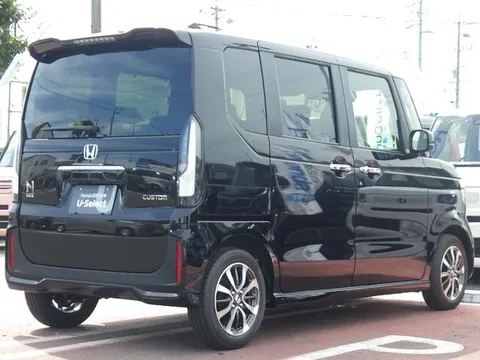 Honda N-BOX Custom