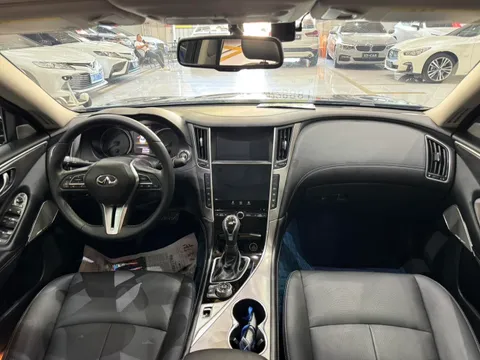 Infiniti Q50L