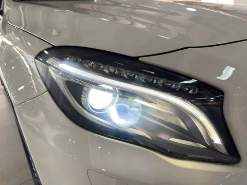 Mercedes-Benz Mercedes-Benz GLA
