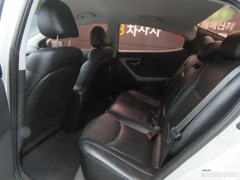 Hyundai Elantra (Avante)