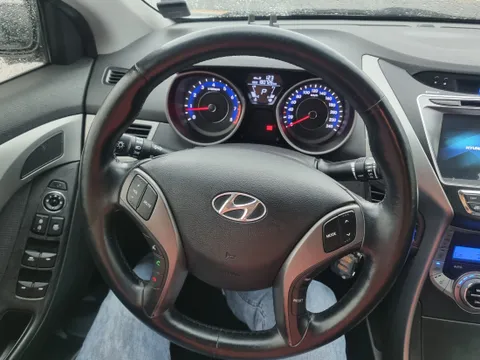 Hyundai Elantra (Avante)