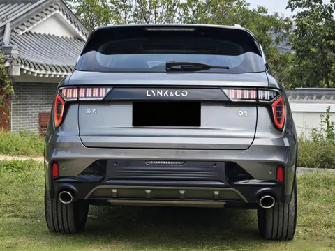 Lynk & Co 01
