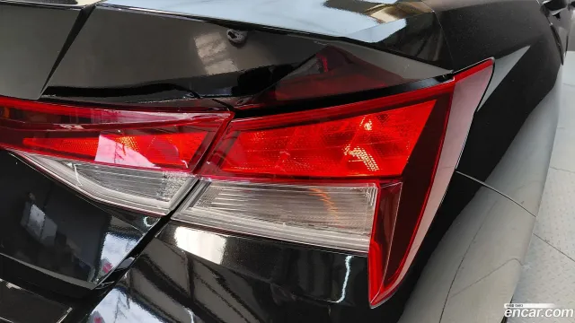 Hyundai Elantra (Avante)