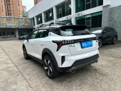Lynk & Co 06