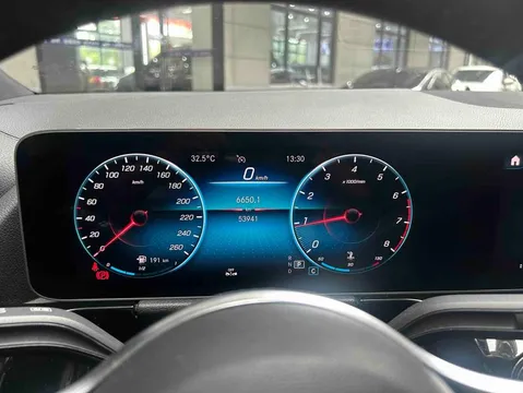 Mercedes-Benz Mercedes-Benz GLA