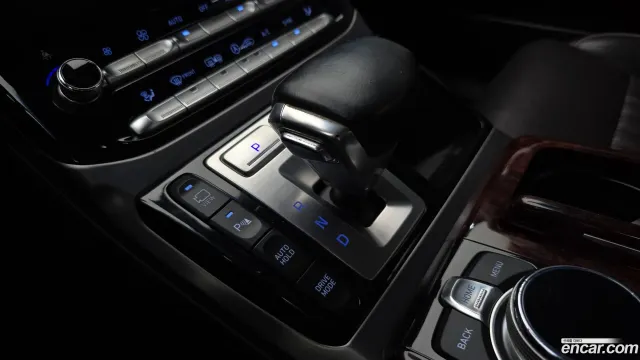 Genesis G90 (EQ900)
