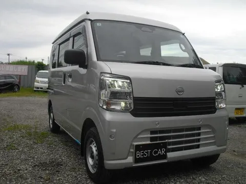 Nissan Clipper Van