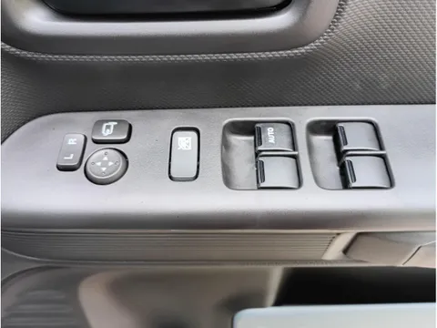 Suzuki Spacia Base