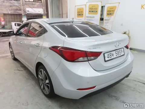 Hyundai Elantra (Avante)