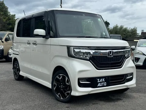 Honda N-BOX Custom