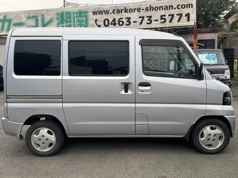 Nissan Clipper Van