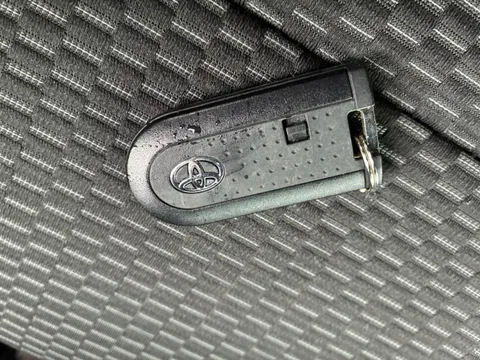 Toyota Pixis Mega