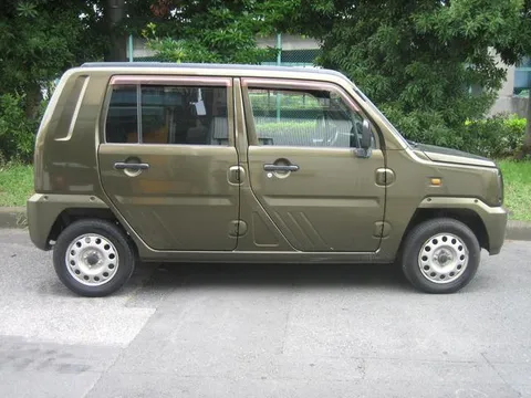 Daihatsu Naked