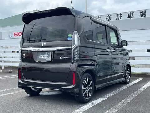Honda N-BOX Custom