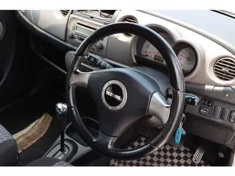 Daihatsu Mira Gino