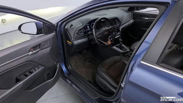 Hyundai Elantra (Avante)