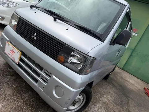 Mitsubishi Minicab Van