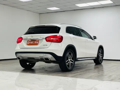 Mercedes-Benz GLA-Class