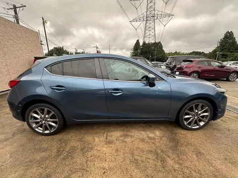 Mazda Axela Sport