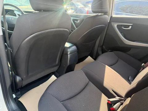 Hyundai Elantra (Avante)