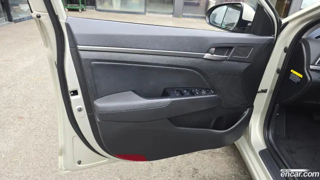 Hyundai Elantra (Avante)