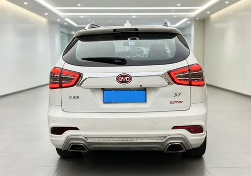 BYD S7