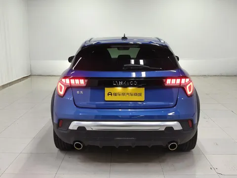 Lynk & Co Lynk & Co 02