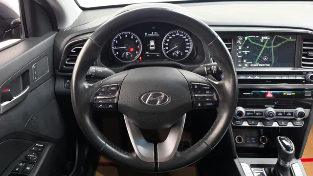 Hyundai Elantra (Avante)