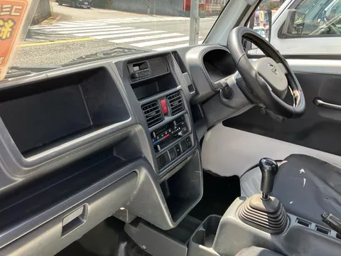 Nissan Clipper Truck