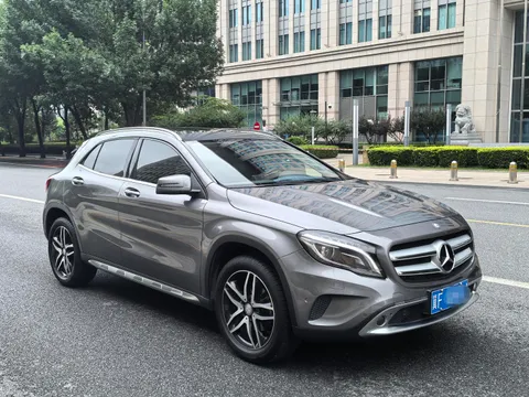 Mercedes-Benz Mercedes-Benz GLA