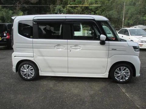 Suzuki Spacia Custom