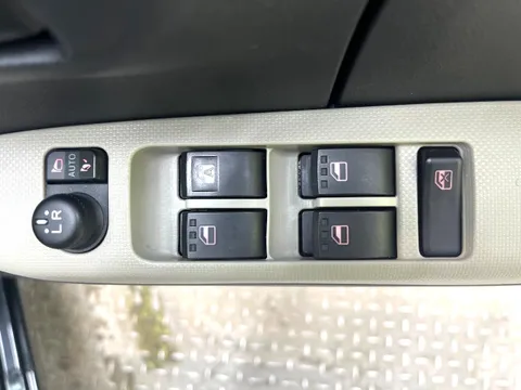 Daihatsu Mira Tocot
