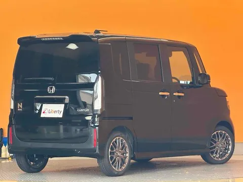 Honda N-BOX Custom