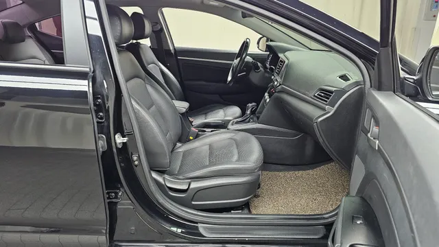 Hyundai Elantra (Avante)