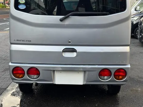 Mitsubishi Minicab Van