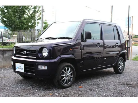 Daihatsu Naked