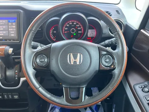 Honda N-BOX Slash