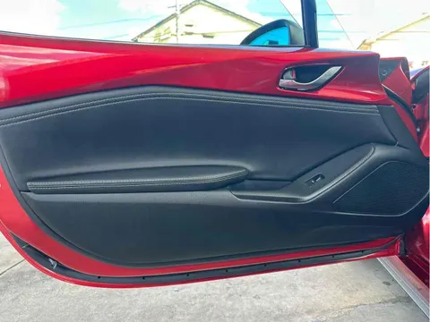 Mazda MX-5 (Roadster)