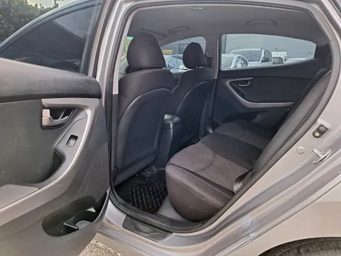 Hyundai Elantra (Avante)
