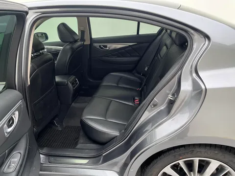 Infiniti Q50L