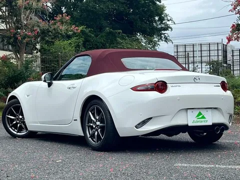 Mazda MX-5 (Roadster)