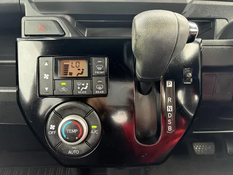 Toyota Pixis Mega