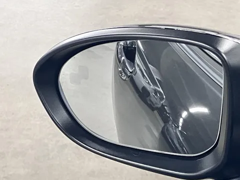 Mazda MX-5 (Roadster)