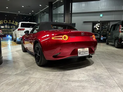 Mazda MX-5 (Roadster)
