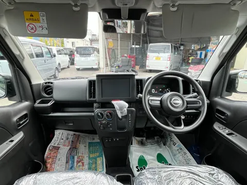 Nissan Clipper Van