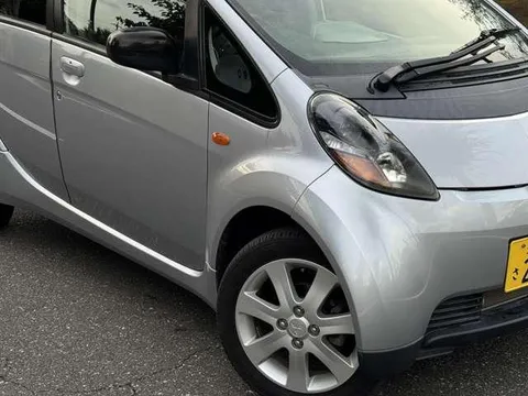 Mitsubishi I