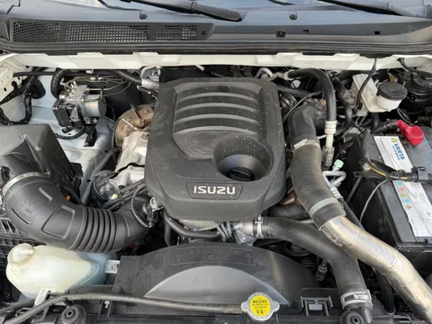 Isuzu mu-X