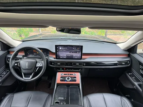 Lincoln Aviator