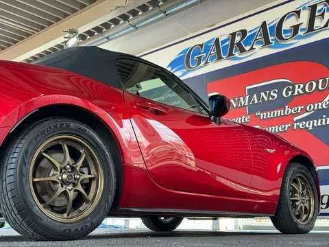 Mazda MX-5 (Roadster)