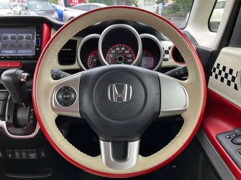 Honda N-BOX Slash